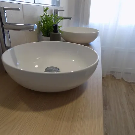 Plaza Del Rey Apartment *